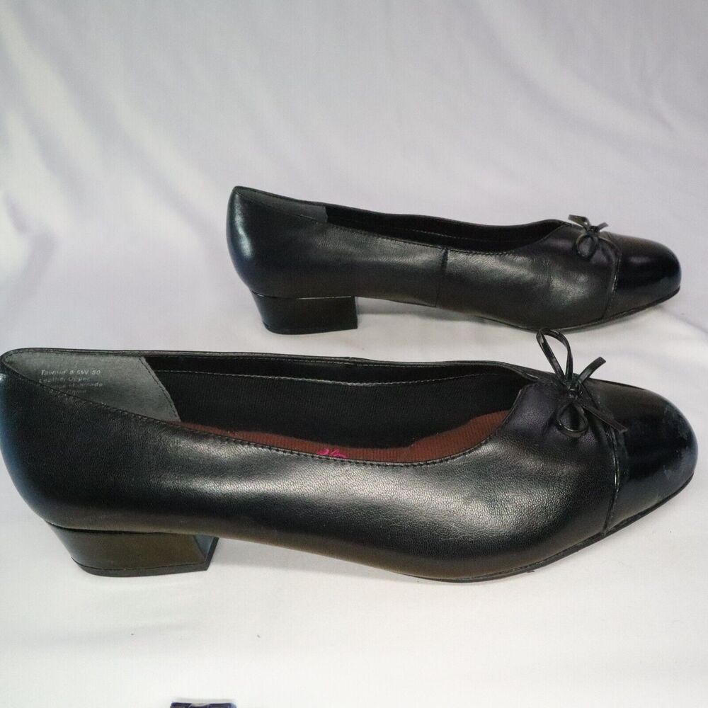 Ros Hommerson Tawnie Black Low Heel Shoes w/ bow Womens Size 8.5 W
